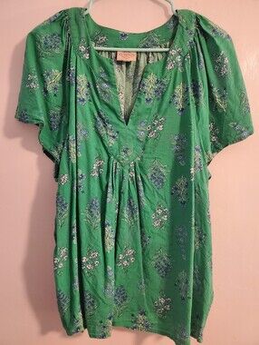 St. John's Bay Green Floral Blouse